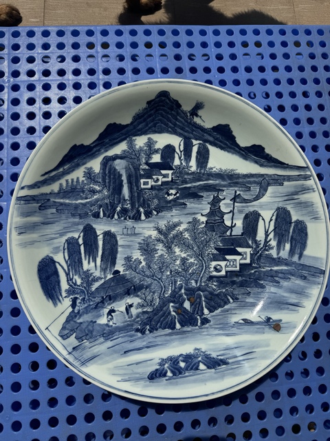 古玩陶瓷山水紋青花盤真品鑒賞圖