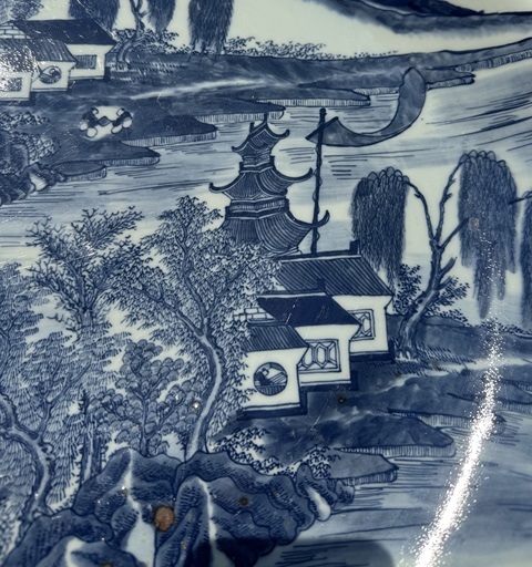 古玩陶瓷山水紋青花盤真品鑒賞圖
