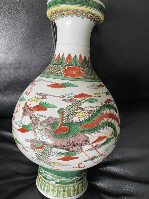 古玩陶瓷五彩瓶真品鑒賞圖