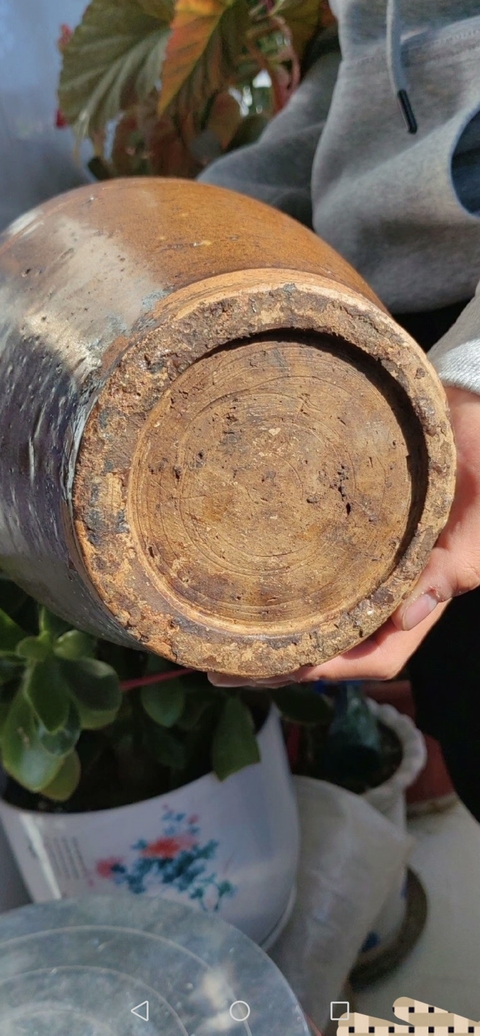古玩陶瓷褐釉刻水波紋梅瓶真品鑒賞圖