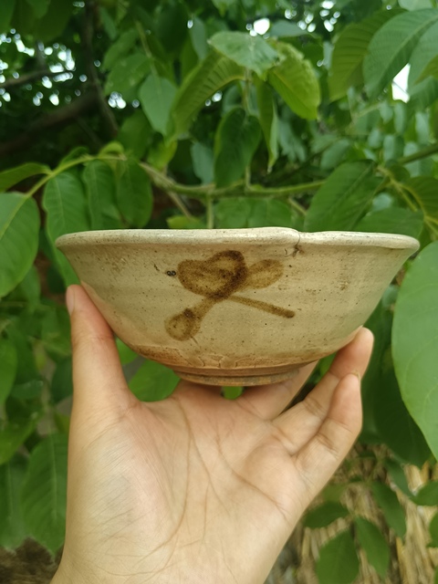 古玩陶瓷明代~白地黑花碗拍賣,當(dāng)前價(jià)格114元
