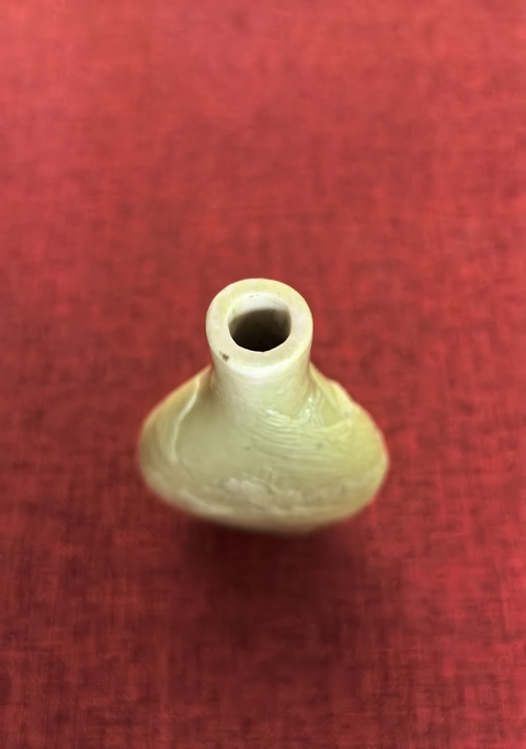 古玩陶瓷清晚期黃釉堆塑山水人物鼻煙壺拍賣,當(dāng)前價格18888元