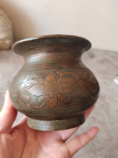 古玩銅器銅質(zhì)刻花蘋果鐏拍賣，當(dāng)前價格2888元