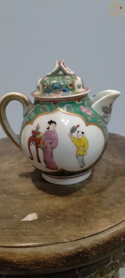 古玩陶瓷粉彩奶壺真品鑒賞圖
