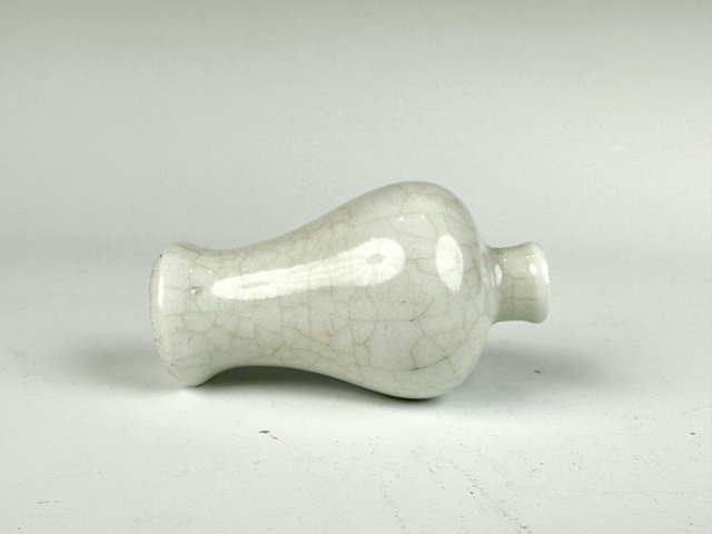 古玩陶瓷清中晚期·哥釉梅瓶拍賣，當前價格3500元