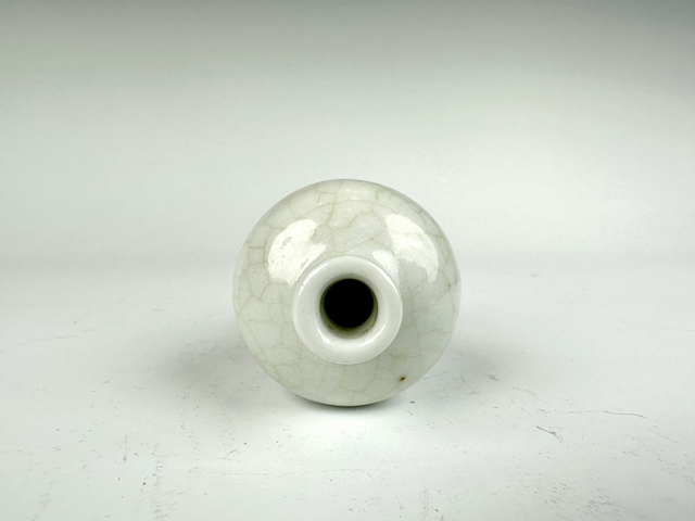 古玩陶瓷清中晚期·哥釉梅瓶拍賣，當前價格3500元