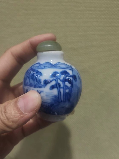 古玩陶瓷山水紋青花鼻煙壺拍賣,當(dāng)前價格8500元