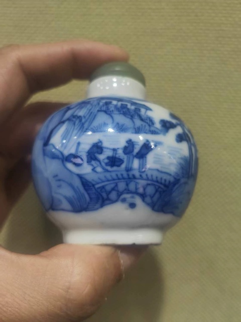古玩陶瓷山水紋青花鼻煙壺拍賣,當(dāng)前價格8500元
