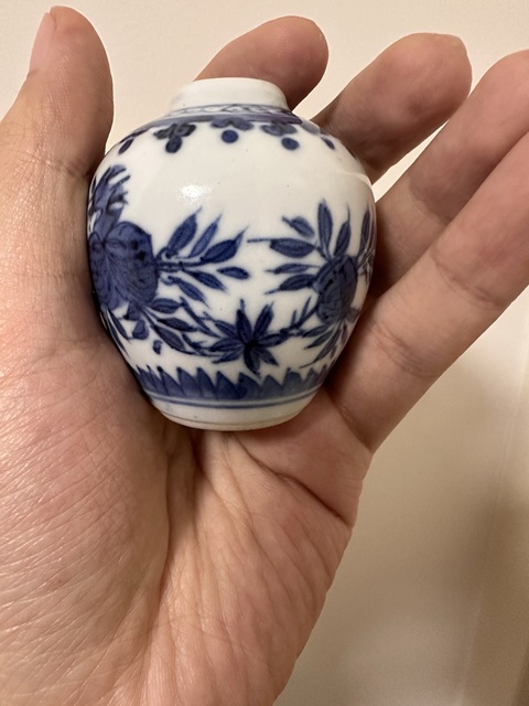 古玩陶瓷花果紋青花瓶真品鑒賞圖
