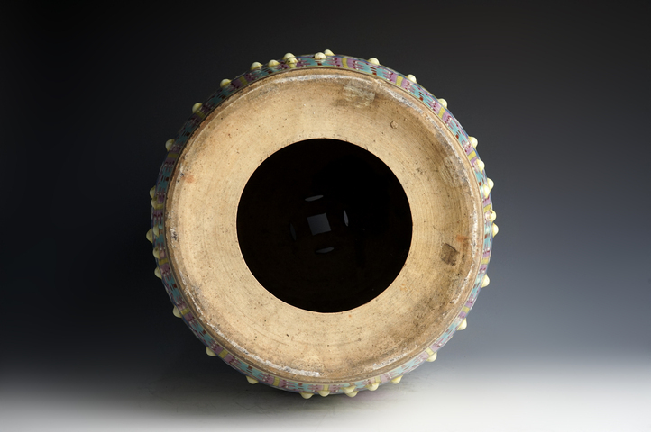 古玩陶瓷晚清·黃地粉彩龍鳳呈祥紋綉墩真品鑒賞圖
