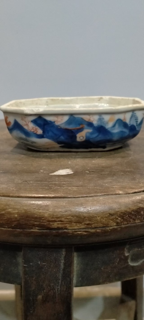 古玩陶瓷康熙文房器青花加彩調(diào)色盒拍賣,當(dāng)前價(jià)格1088元