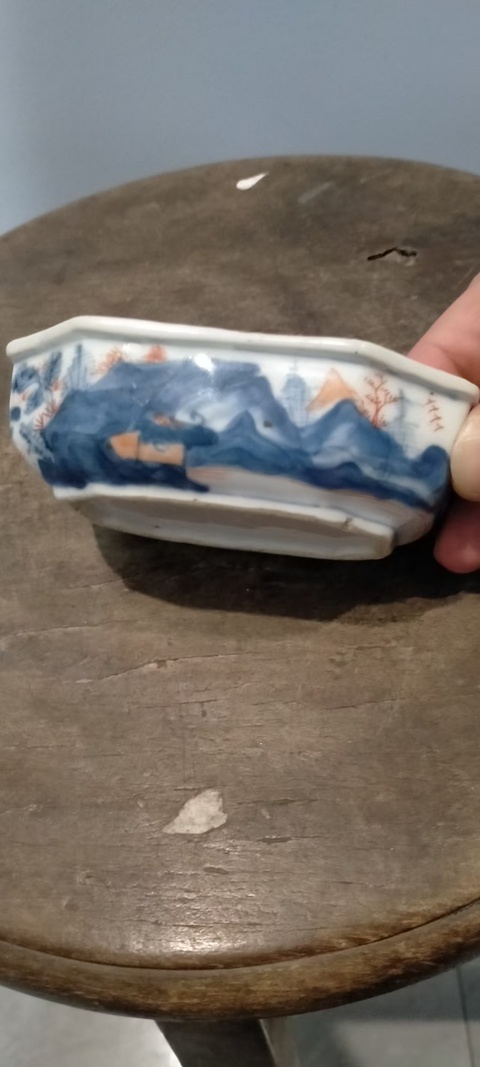 古玩陶瓷康熙文房器青花加彩調(diào)色盒拍賣,當(dāng)前價(jià)格1088元
