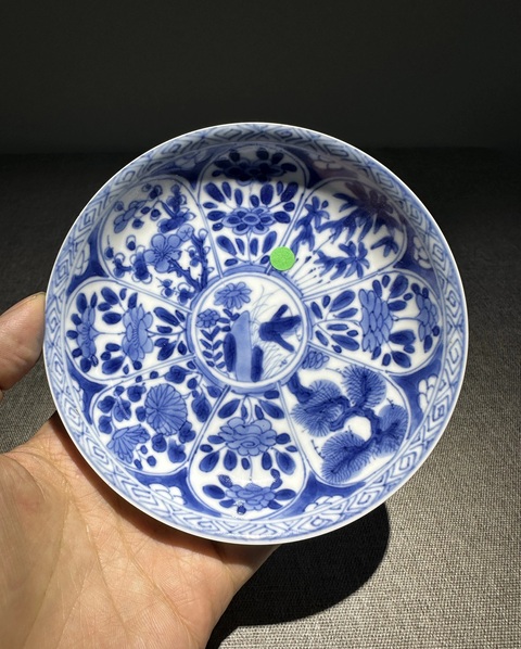古玩陶瓷康熙青花花卉紋小盤真品鑒賞圖