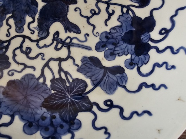 古玩陶瓷清雍乾?青花松鼠葡萄紋盤拍賣,當前價格2900元