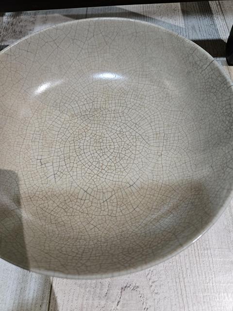 古玩陶瓷哥釉印花蓮瓣紋盤拍賣，當(dāng)前價(jià)格8600元