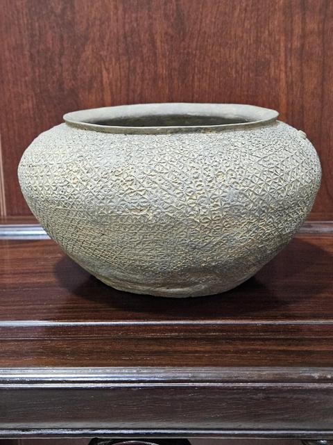 古玩陶瓷s鈕印紋硬陶罐拍賣，當前價格16000元