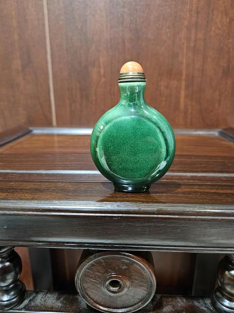 綠哥釉鼻煙壺拍賣，當前價格2000元