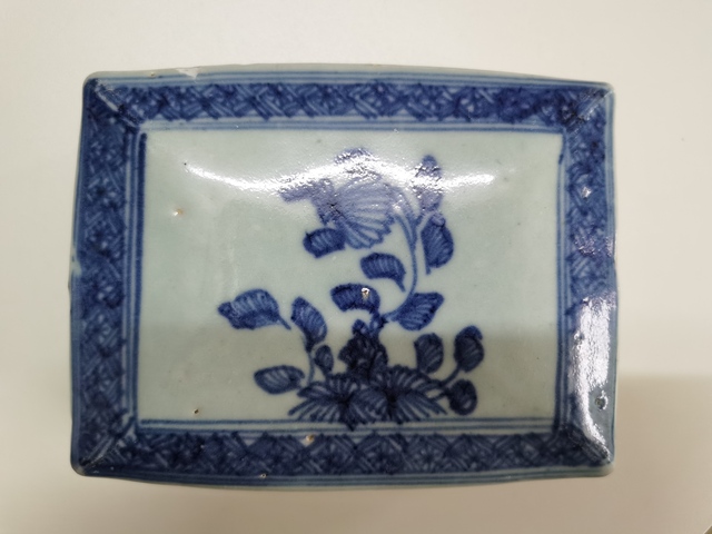 古玩陶瓷花卉紋青花蓋盒拍賣，當(dāng)前價(jià)格1550元