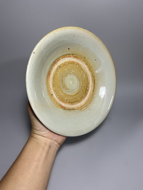 古玩陶瓷龍泉青瓷印章款盤拍賣,當(dāng)前價(jià)格0元
