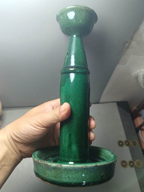 古玩陶瓷清晚期石灣窯綠釉大燈臺拍賣,當前價格180元