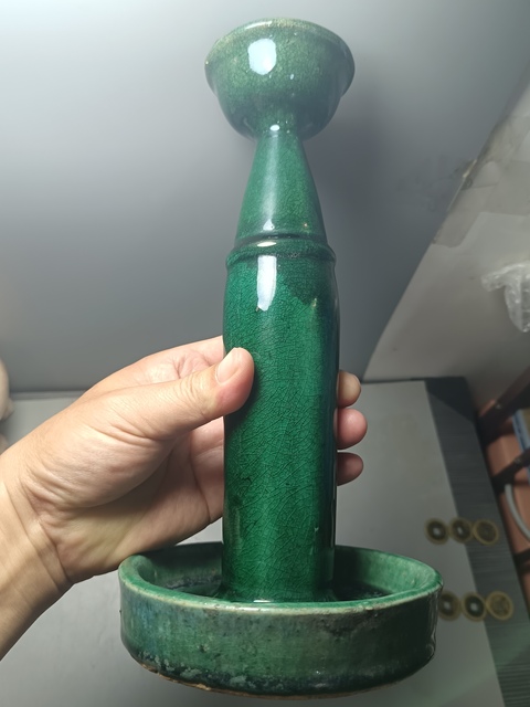 古玩陶瓷清晚期石灣窯綠釉大燈臺拍賣,當前價格180元