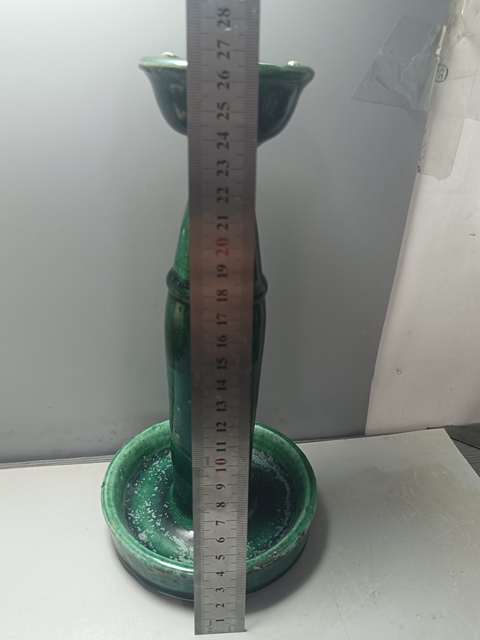古玩陶瓷清晚期石灣窯綠釉大燈臺拍賣,當前價格180元