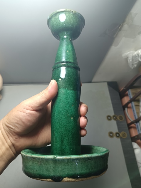 古玩陶瓷清晚期石灣窯綠釉大燈臺拍賣,當前價格180元