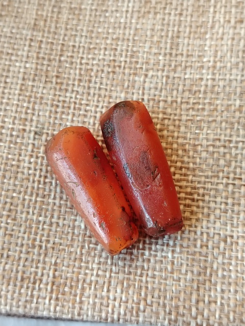 古玩玉器天然紅瑪瑙多棱珠2顆拍賣,當(dāng)前價(jià)格78元