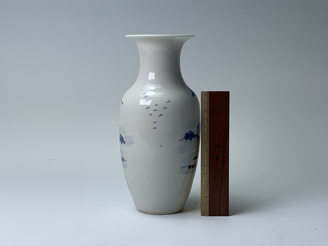 古玩陶瓷清晚期·青花山水風景紋羅漢瓶拍賣,當前價格3000元