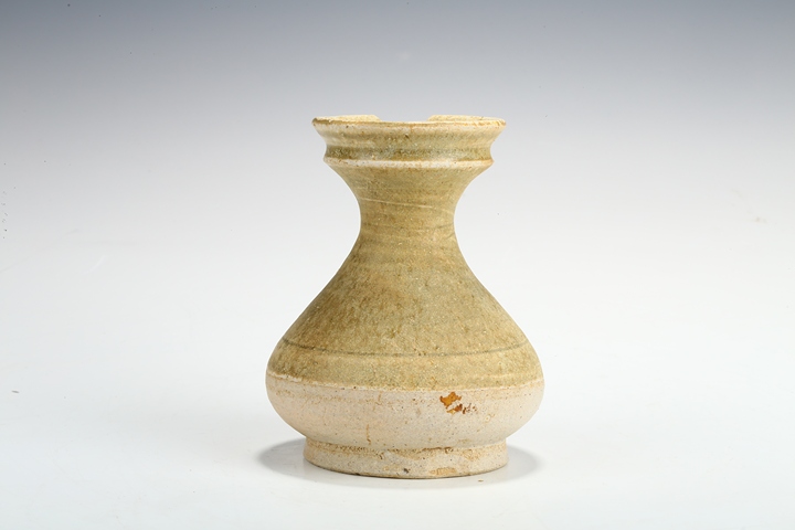 古玩陶瓷唐代·青釉盤口瓶真品鑒賞圖