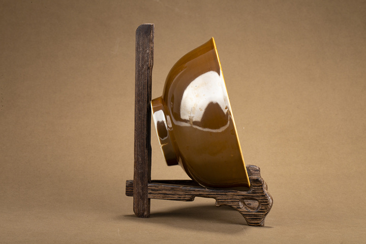 古玩陶瓷清康熙·外紫金釉內青花花蝶紋碗拍賣，當前價格3999元