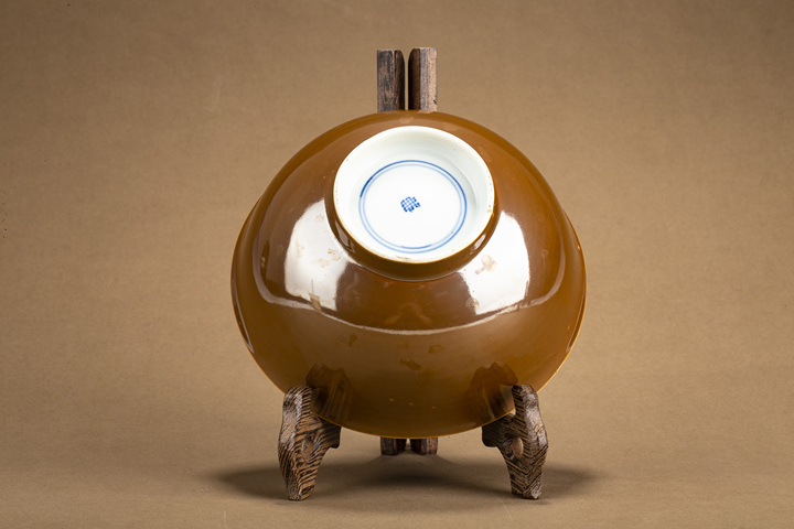 古玩陶瓷清康熙·外紫金釉內青花花蝶紋碗拍賣，當前價格3999元