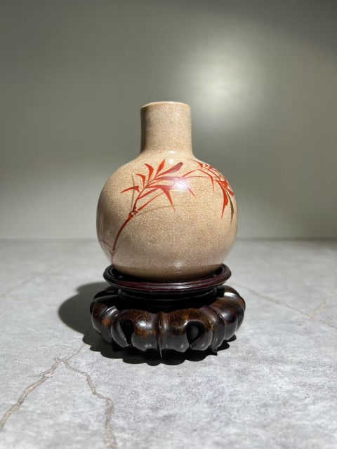 古玩陶瓷(收藏精美)哥釉礬紅彩花卉紋膽瓶(膽瓶檔次高有不錯(cuò)收藏價(jià)值)拍賣,當(dāng)前價(jià)格0元