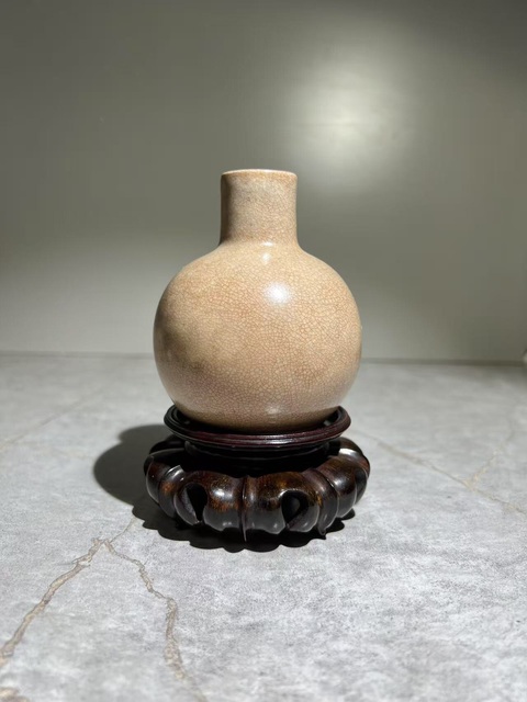 古玩陶瓷(收藏精美)哥釉礬紅彩花卉紋膽瓶(膽瓶檔次高有不錯(cuò)收藏價(jià)值)拍賣,當(dāng)前價(jià)格0元