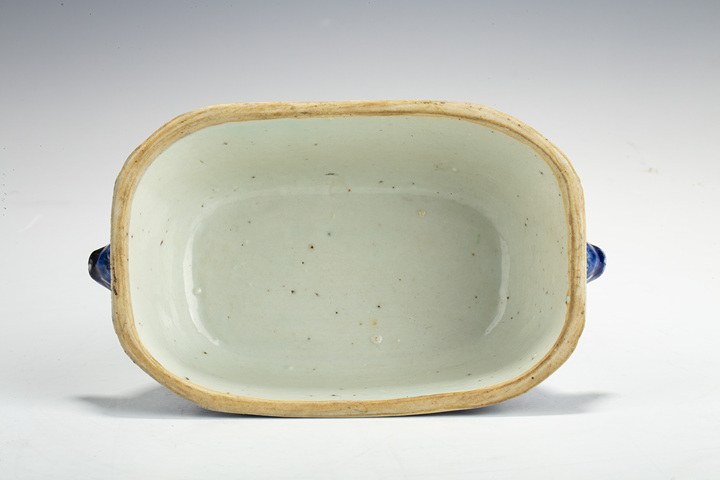 古玩陶瓷清乾隆·青花山水樓閣紋牲耳恭盒真品鑒賞圖