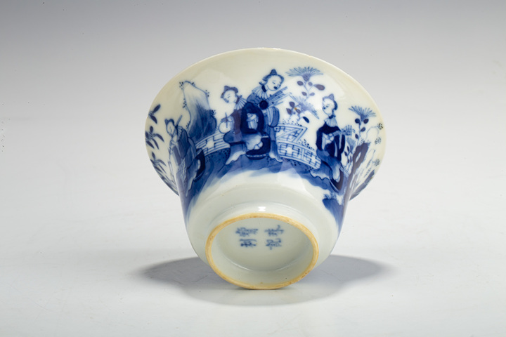 古玩陶瓷清光緒·青花仕女吹奏圖蓋碗拍賣,當(dāng)前價(jià)格5688元