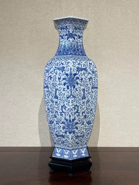 古玩陶瓷藍(lán)料彩開(kāi)窗人物六個(gè)方瓶真品鑒賞圖