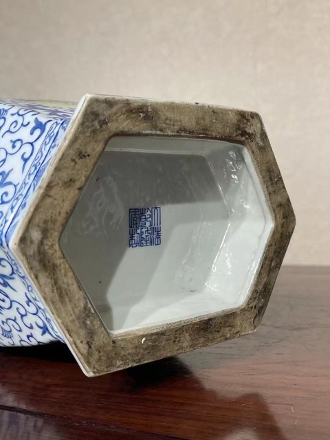 古玩陶瓷藍(lán)料彩開(kāi)窗人物六個(gè)方瓶真品鑒賞圖