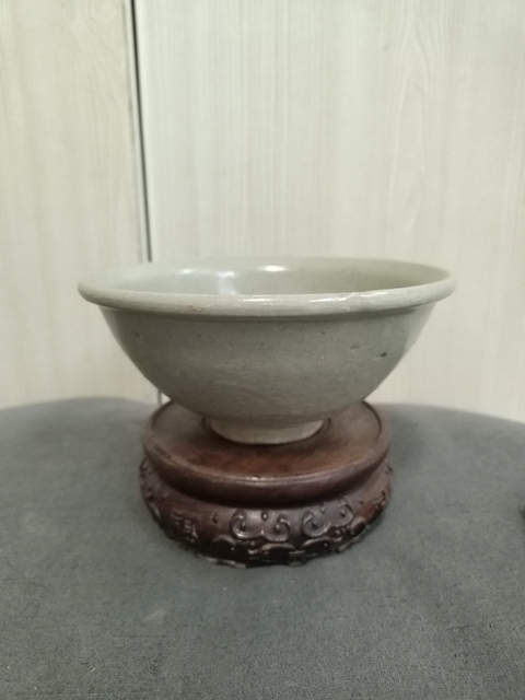 古玩陶瓷龍泉青瓷唇口碗真品鑒賞圖