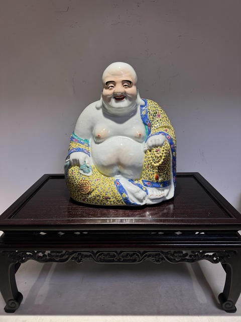 古玩陶瓷粉彩花卉紋彌勒佛像真品鑒賞圖
