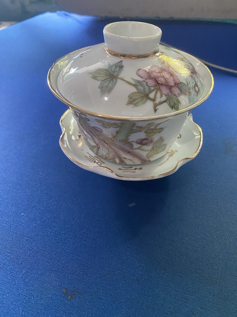 古玩陶瓷粉彩鳳穿牡丹圖蓋碗真品鑒賞圖