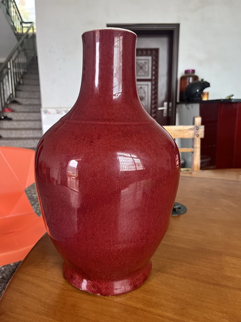 古玩陶瓷紅釉瓶真品鑒賞圖
