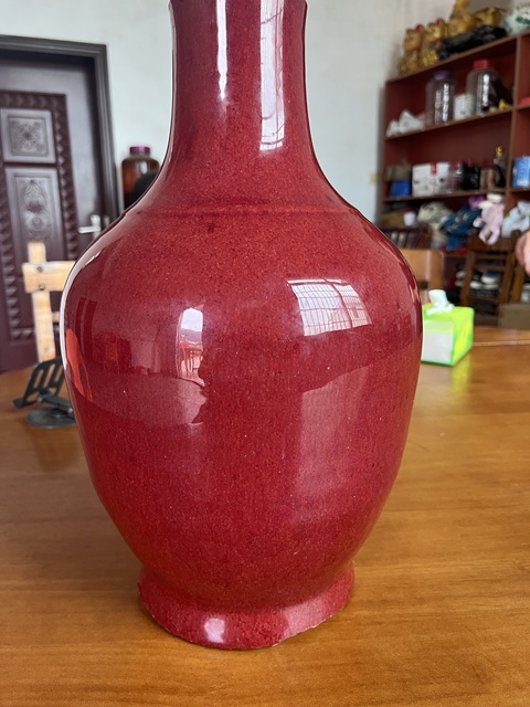 古玩陶瓷紅釉瓶真品鑒賞圖