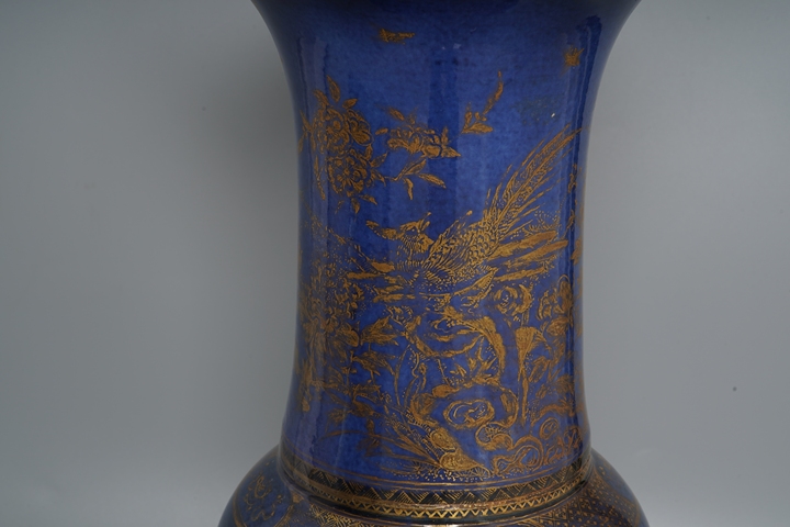 古玩陶瓷祭藍釉描金鳳尾尊真品鑒賞圖