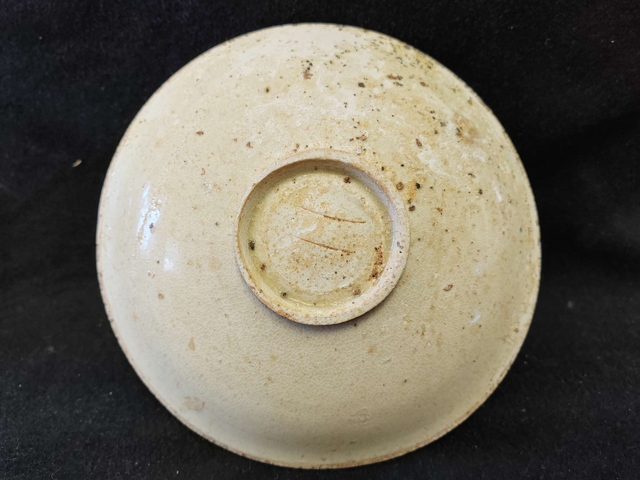 古玩陶瓷南定六出筋刻花盤真品鑒賞圖