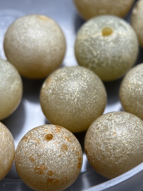 古玩玉器明代滿灰皮玉珠子拍賣，當前價格9800元