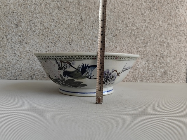 古玩陶瓷釉下彩花鳥(niǎo)紋碗拍賣(mài),當(dāng)前價(jià)格268元