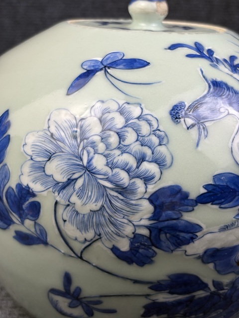 古玩陶瓷豆青釉青花加白鳳穿牡丹紋西瓜罐拍賣，當(dāng)前價格5588元