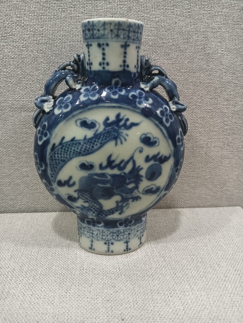 古玩陶瓷青花抱月瓶真品鑒賞圖