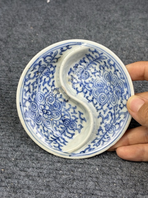 古玩陶瓷青花纏枝蓮紋調色盤拍賣，當前價格228元